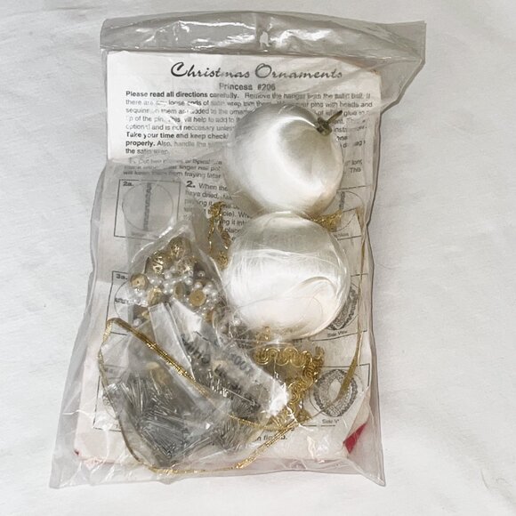 SULYN Holiday Christmas Ornament Kit, Golden Princess Beaded, sequins craft kit - Picture 2 of 4